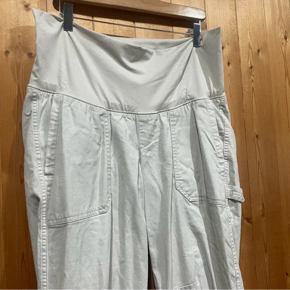 Maternity Utility Pant - Picture 4 of 9
